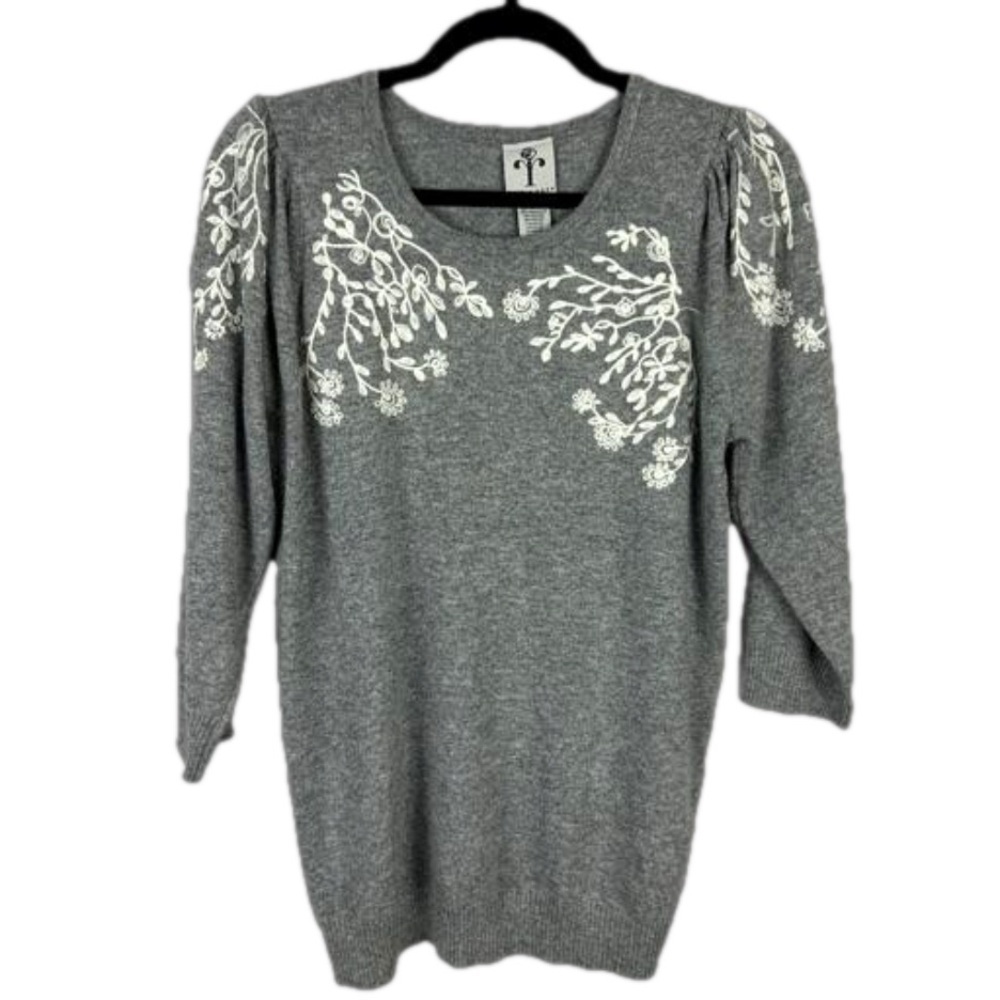 Rain & Rose Embroidered Floral Puffy Sleeve Knit Sweater Medium Grey
